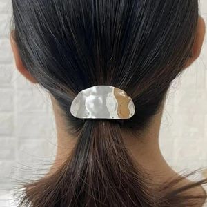 Sleek Silver Hair Tie – Hammered Metal Accent for a Chic, Minimalist Look